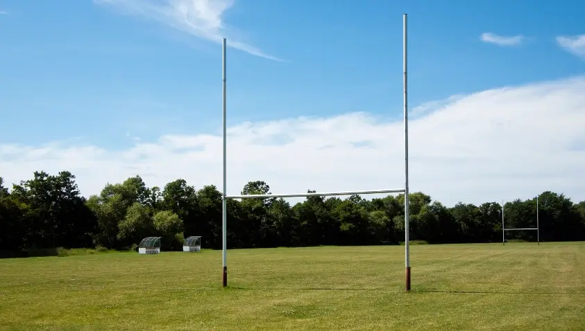 Poste no campo de rugby